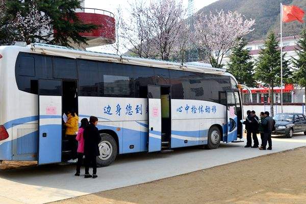 消費(fèi)者與體檢車廠家簽訂購置合同時(shí)需要注意哪幾點(diǎn)？