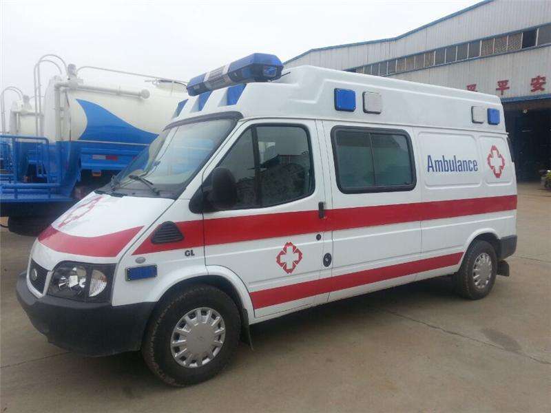救護(hù)車和醫(yī)療車有什么區(qū)別？救護(hù)車廠家專業(yè)為你解答。01