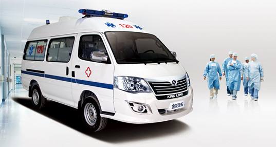 命懸一線牽動(dòng)人心，救護(hù)車臨危不亂治病救人_